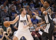 开云下载-马刺掀起逆转风暴开拓者喘不过气