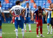 开云体育中国-埃瓦尔主场不敌，遭遇连败