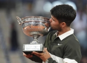 开云平台-包含法网碾压澳网，阿尔卡拉斯刷新纪录的词条