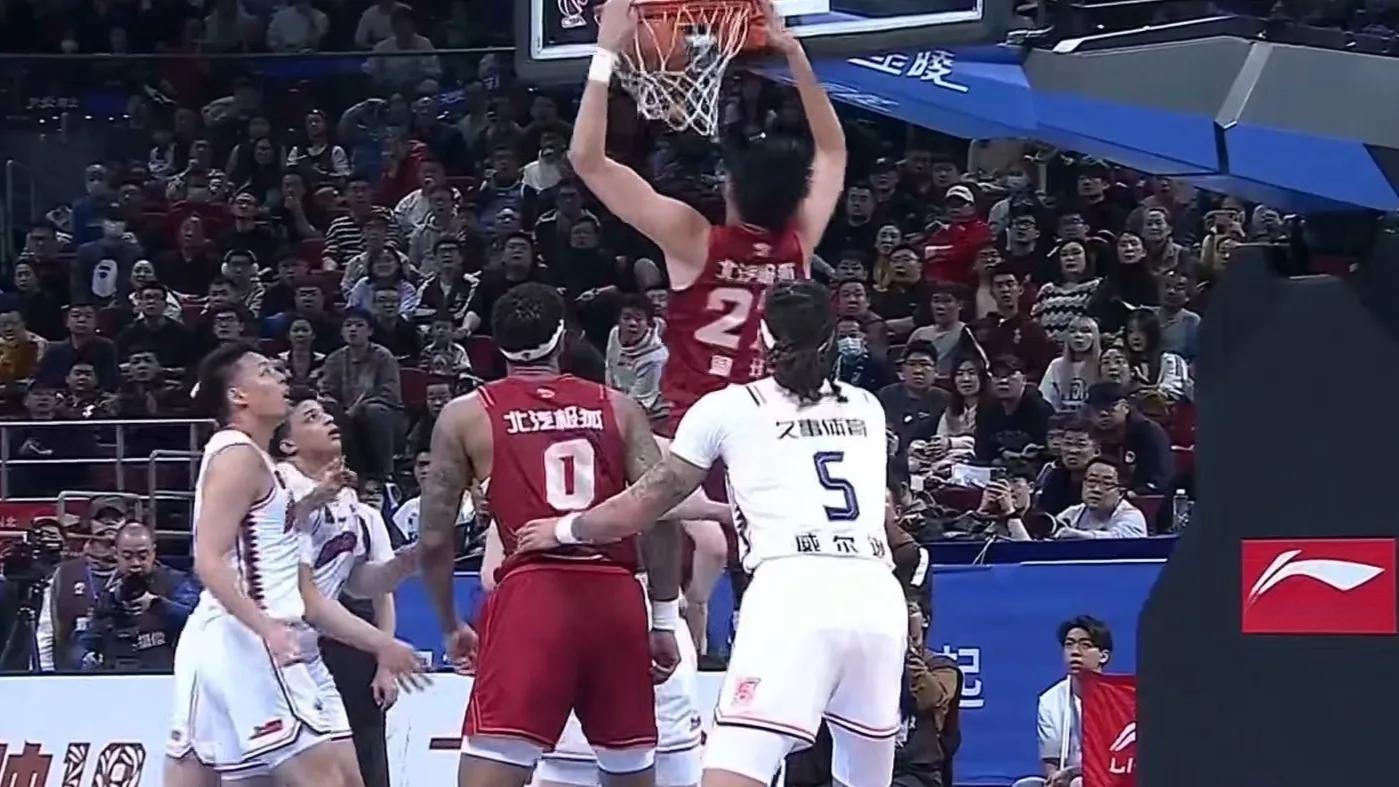 高能对决!两支CBA劲旅齐聚赛场 高能对决!两支CBA劲旅齐聚赛场