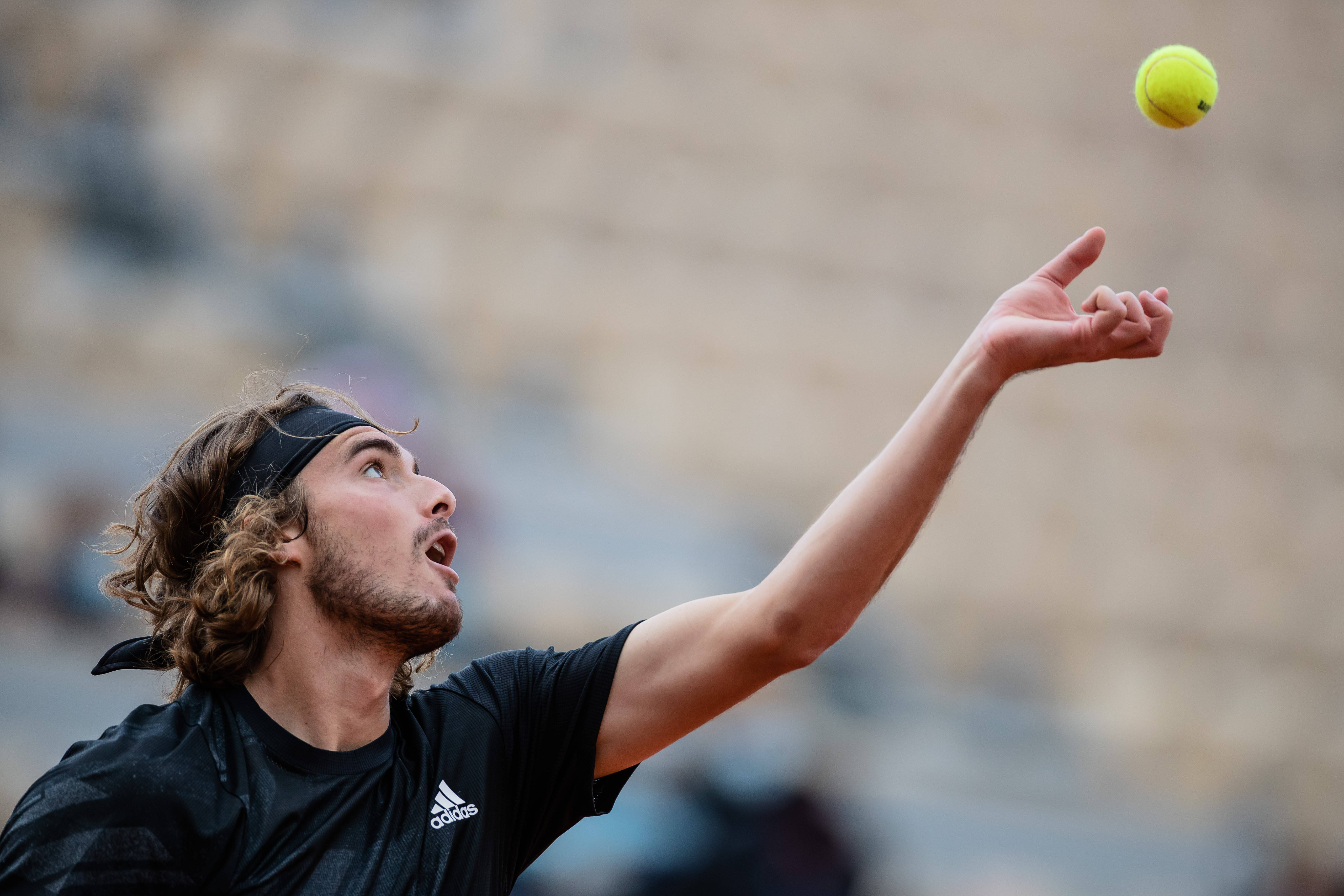 意大利网球队绝杀英国网球队,西西帕斯爆发神勇 意大利网球队绝杀英国网球队,西西帕斯爆发神勇