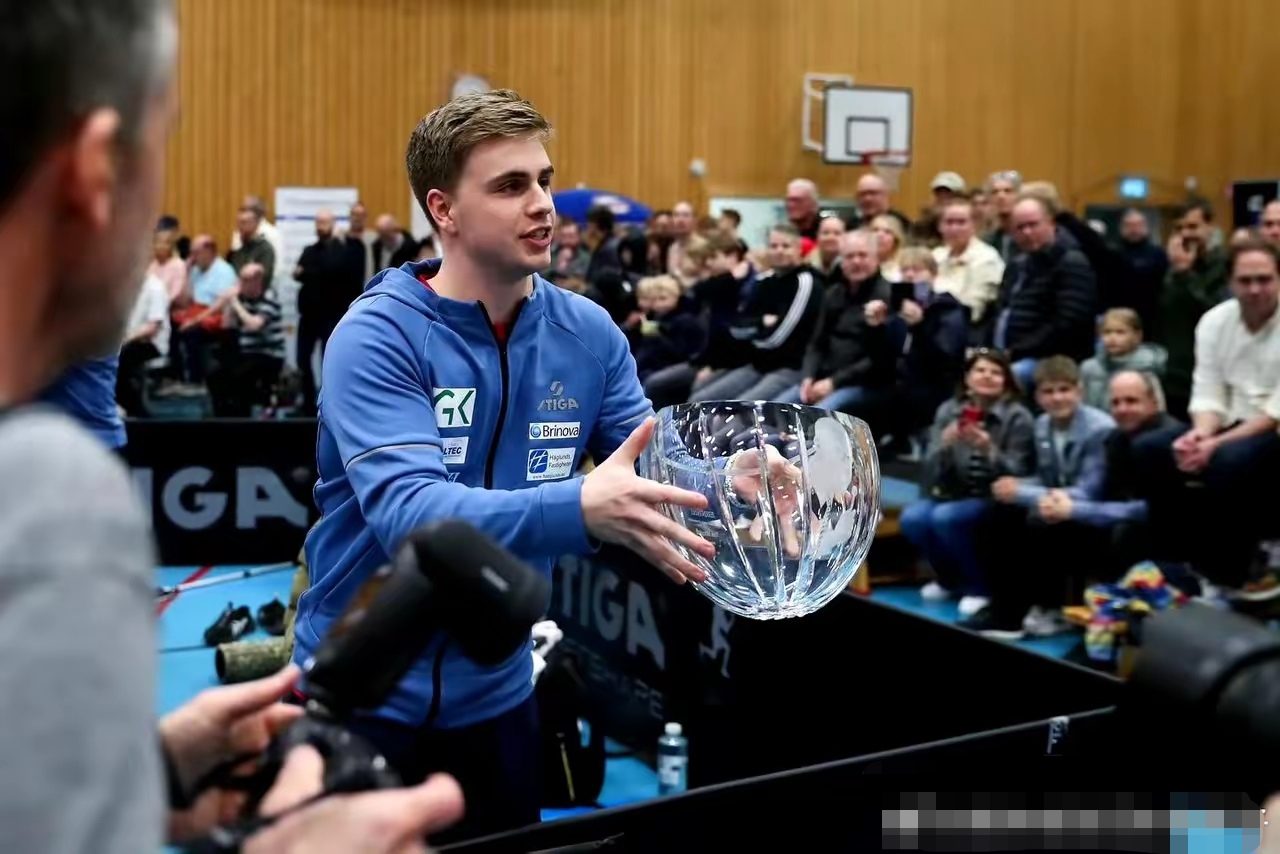 包含瑞典队球员士气高昂,迎接国际赛事的词条 包含瑞典队球员士气高昂,迎接国际赛事的词条