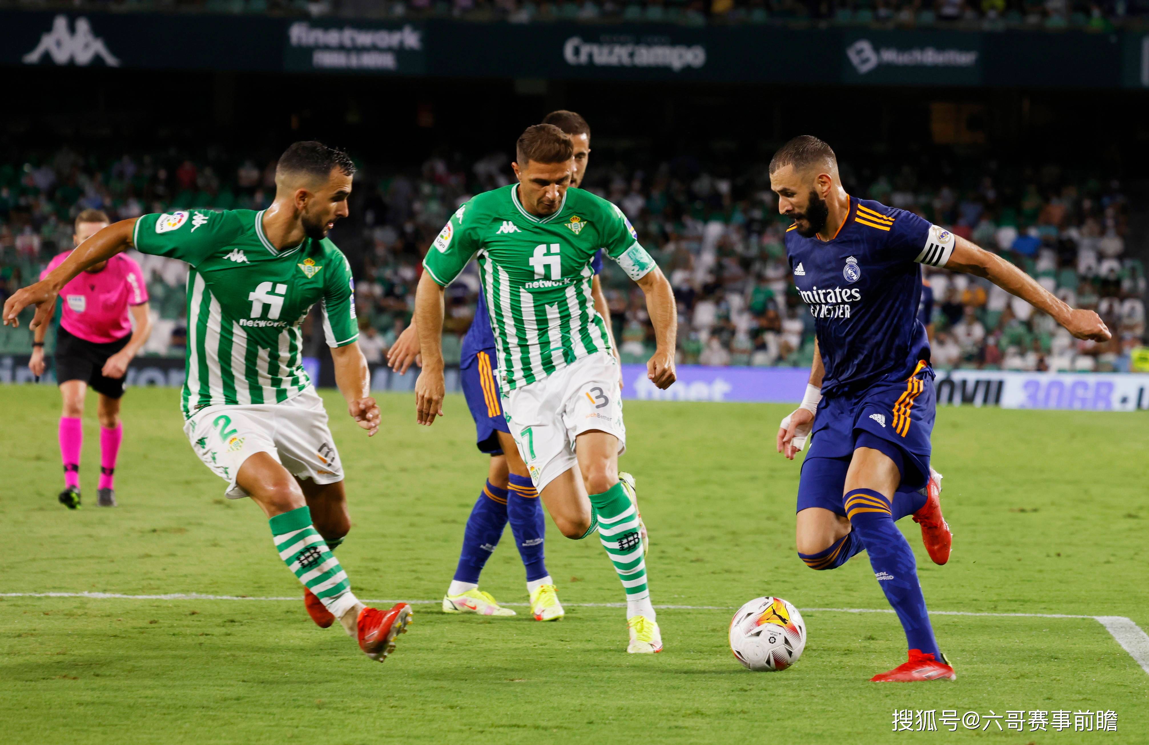 关于巴伦西亚球员受伤离场,影响球队战术的信息 关于巴伦西亚球员受伤离场,影响球队战术的信息