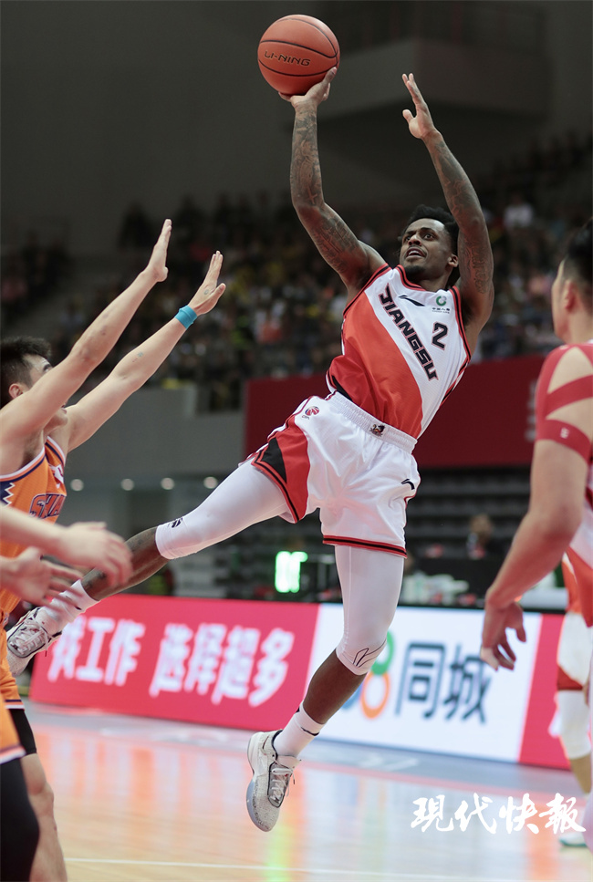 江苏男篮内外线都表现出色,实力逐渐显露的简单介绍 江苏男篮内外线都表现出色,实力逐渐显露的简单介绍