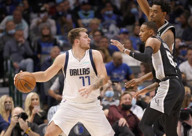 马刺掀起逆转风暴开拓者喘不过气 马刺掀起逆转风暴开拓者喘不过气