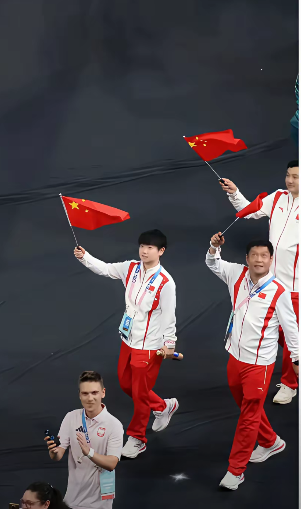 体坛精英:中国队创造奇迹! 体坛精英:中国队创造奇迹!