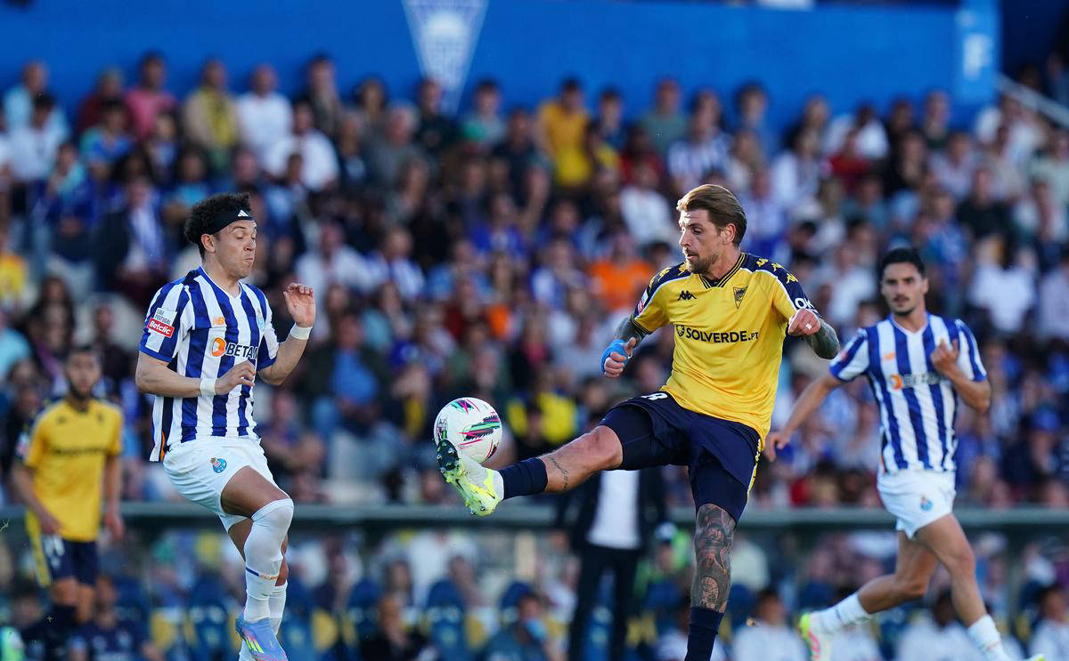 里尔足球俱乐部向前迈进一步 里尔足球俱乐部向前迈进一步