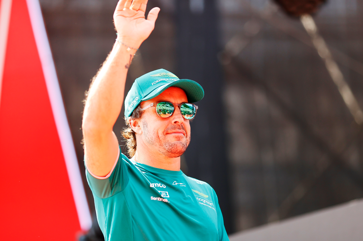 包含索伯车队横扫红牛二队，阿隆索刷新纪录的词条