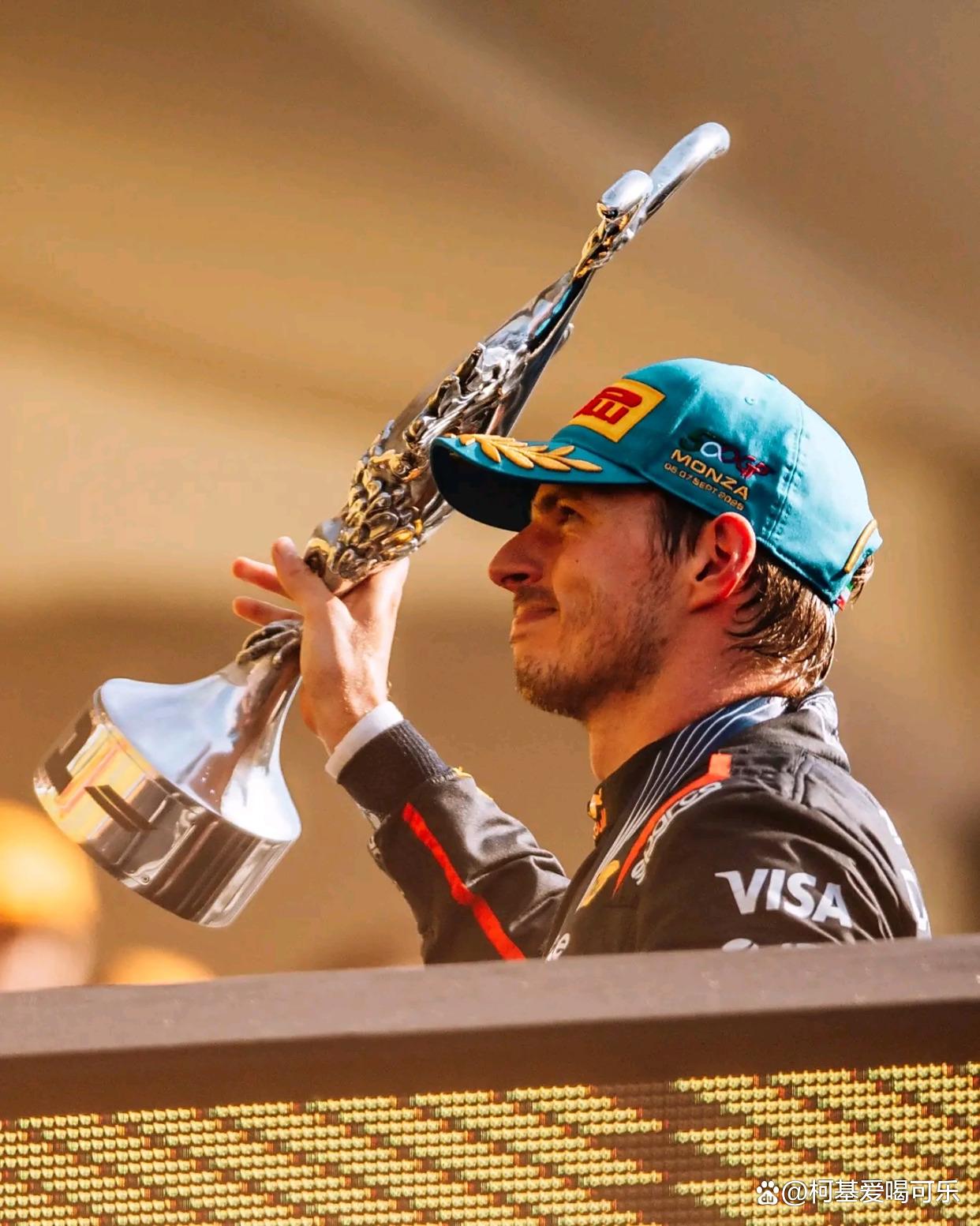 包含雷诺车队险胜红牛二队,诺里斯点燃赛场的词条 包含雷诺车队险胜红牛二队,诺里斯点燃赛场的词条