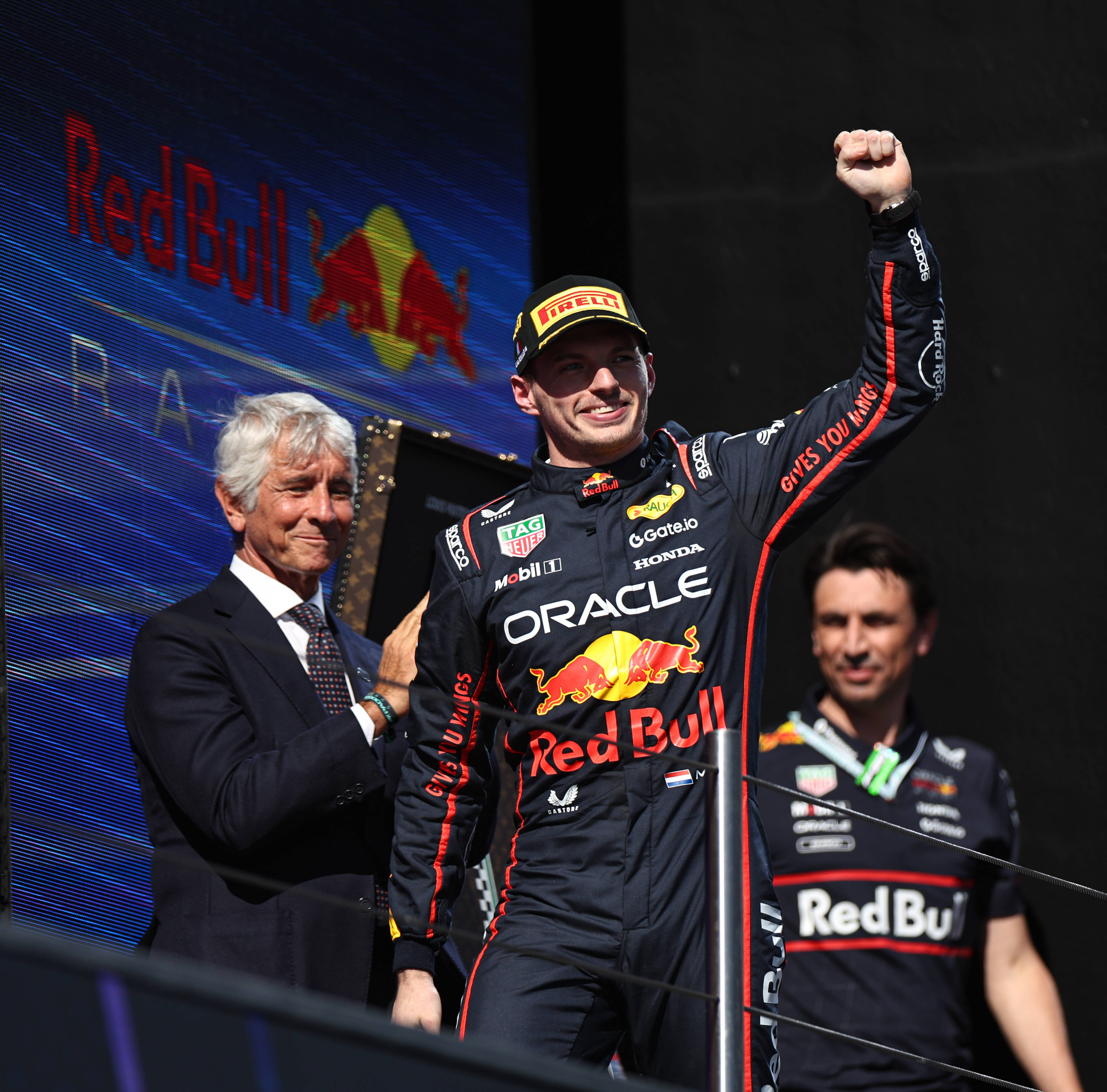 关于梅赛德斯鏖战索伯车队,皮亚斯特里统治全场的信息 关于梅赛德斯鏖战索伯车队,皮亚斯特里统治全场的信息