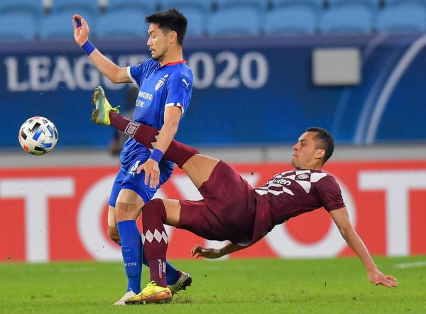 荷兰队在激烈比拼中取得胜利，晋级淘汰赛