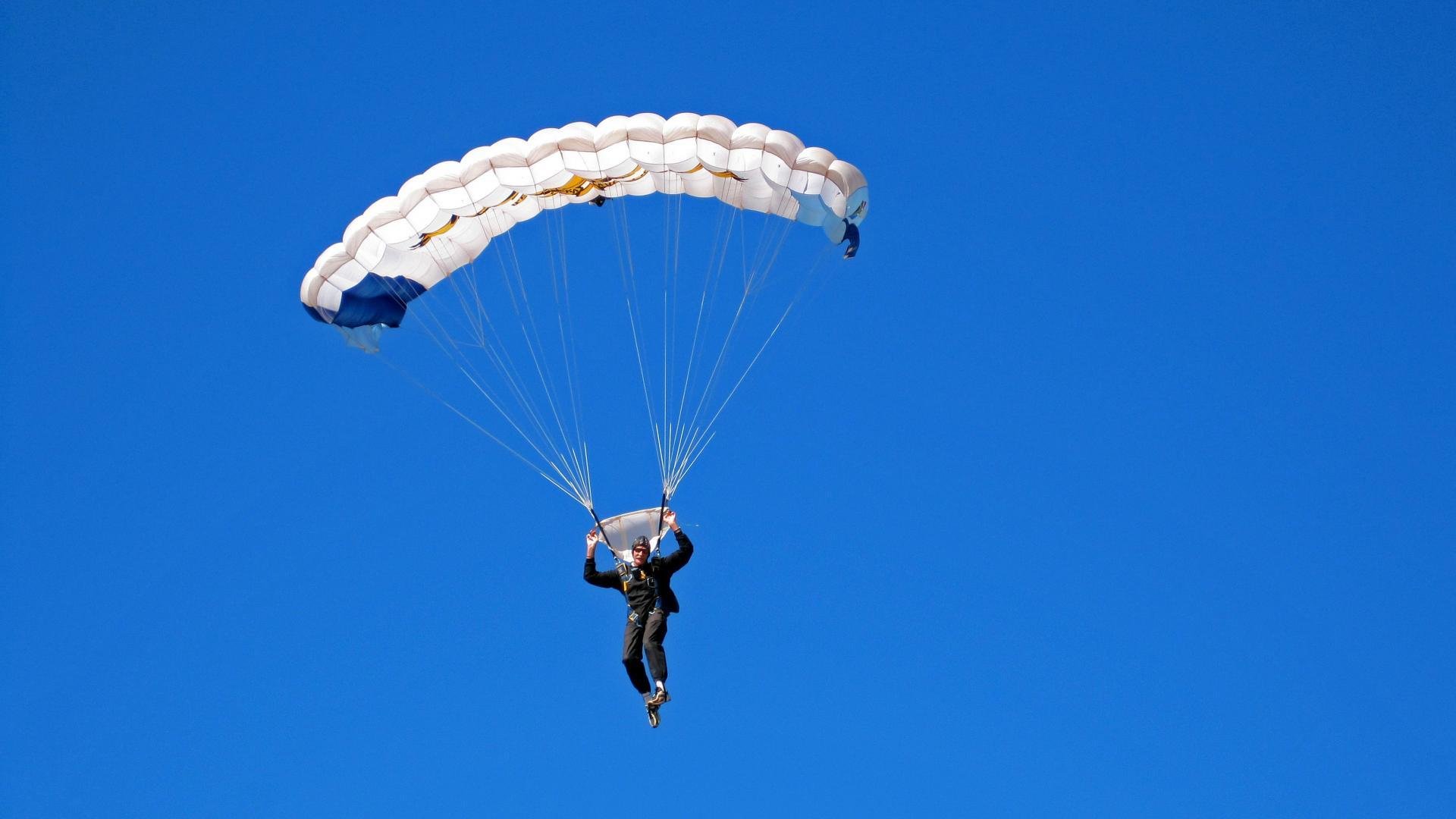 F1新赛季揭幕战之夜，凯塞多状态火热，预示红牛王朝的挑战者已至？