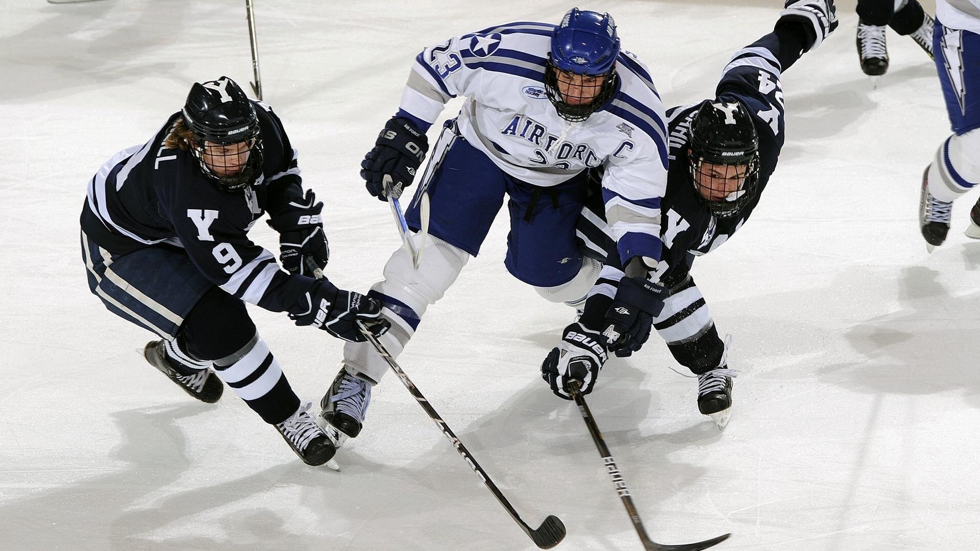 深圳队封锁老鹰，库里成为关键先生