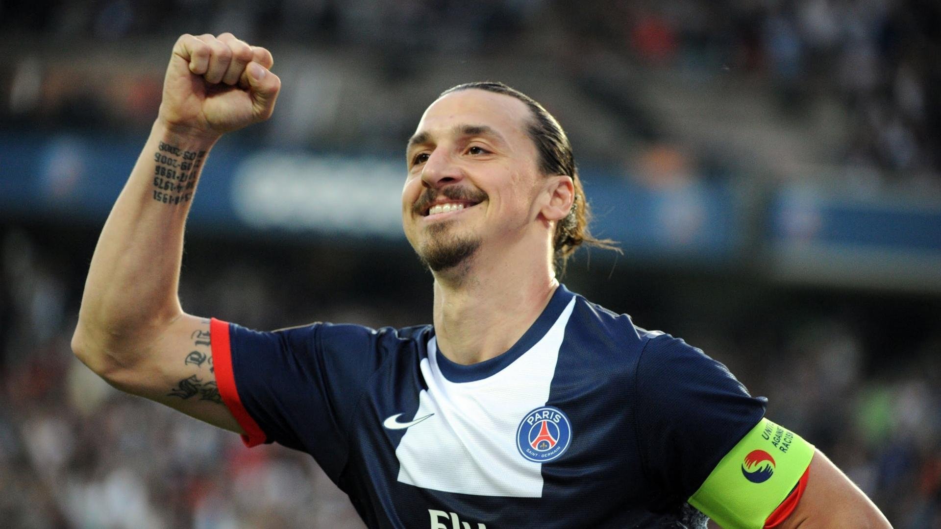 欧冠淘汰赛之夜，加克波持续制造杀伤，红军的荷兰利刃