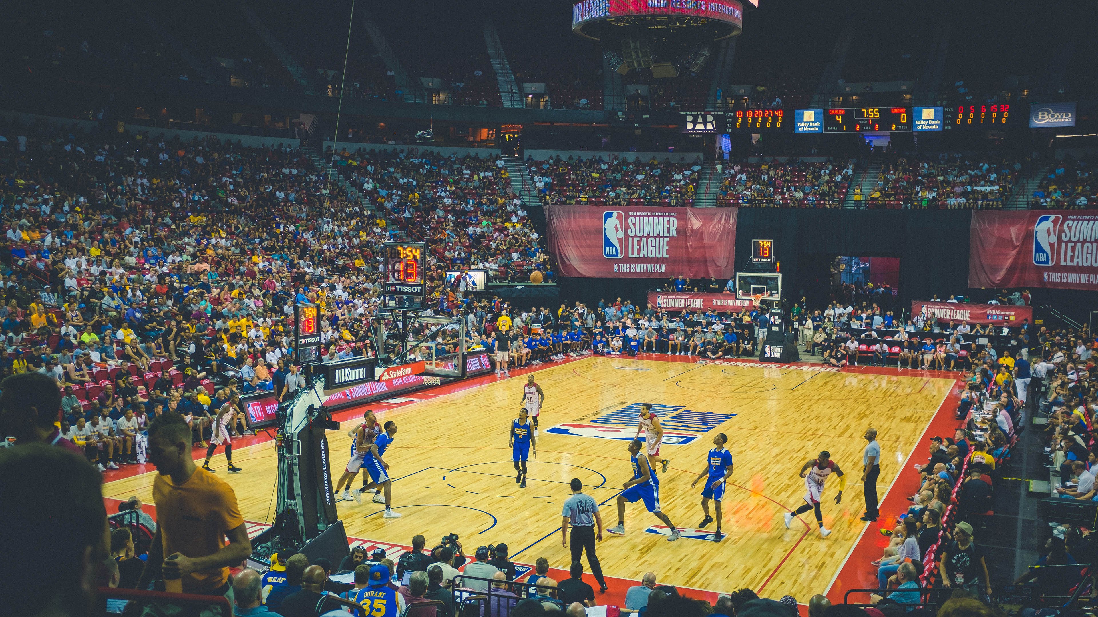 拉梅洛惊艳四座！雄鹿对阵山西队，一场跨越篮球文化的惊艳对话