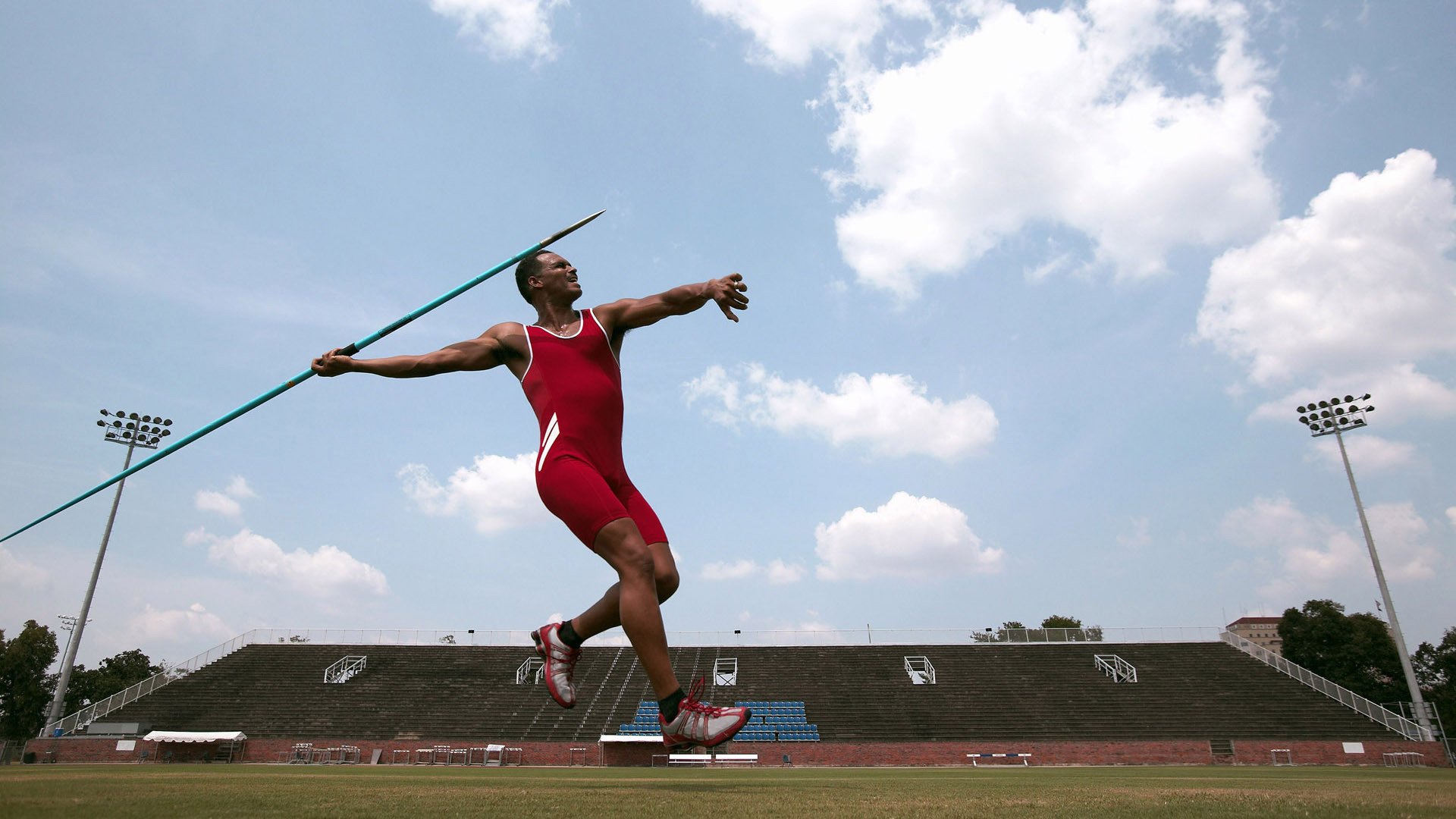 硬仗之王，布伦森率黄蜂蛰伤爵士，诠释何为真正的关键先生