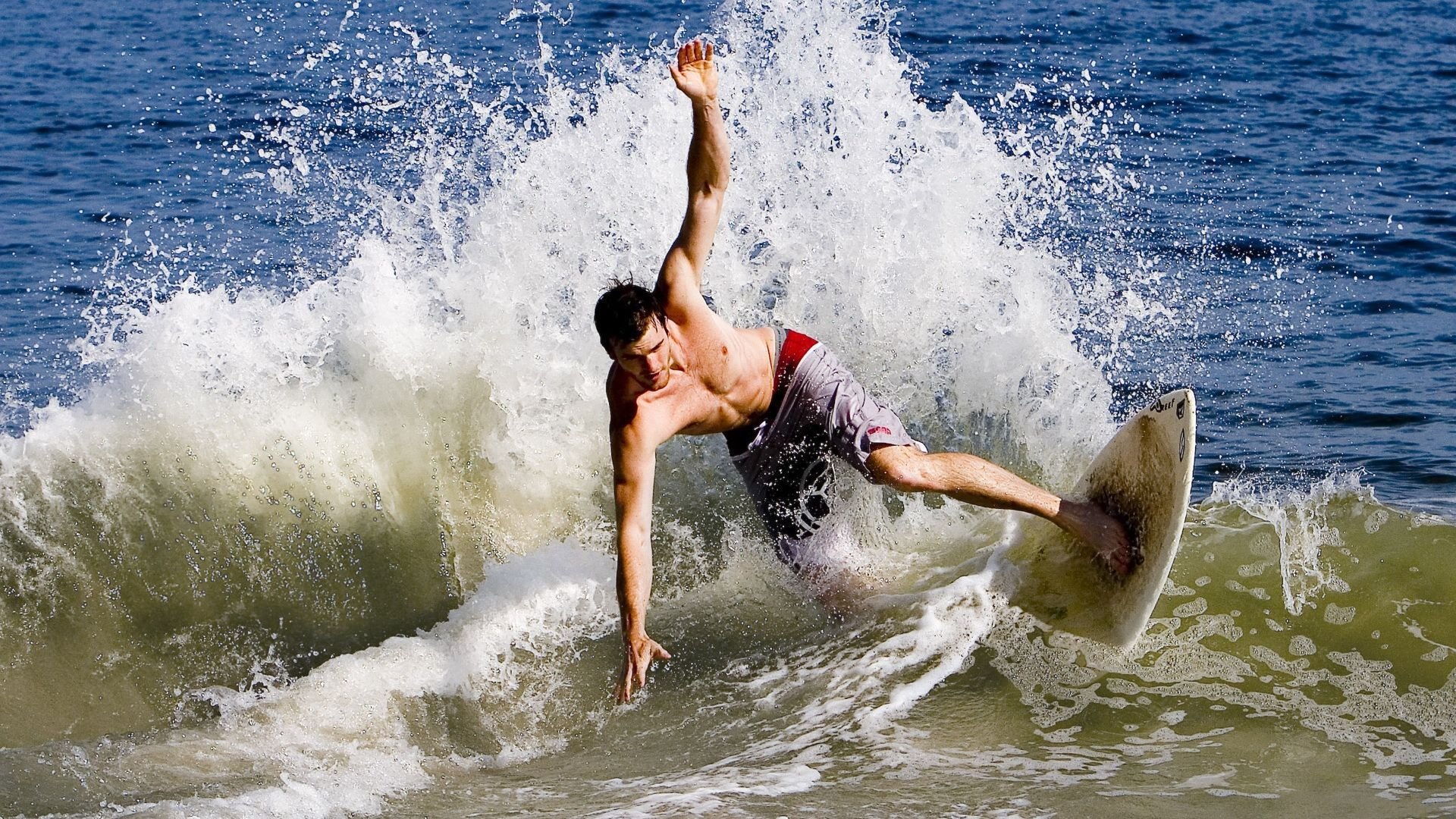 西甲国家德比之夜，小贾伦关键节点连续得分改写篮球传奇