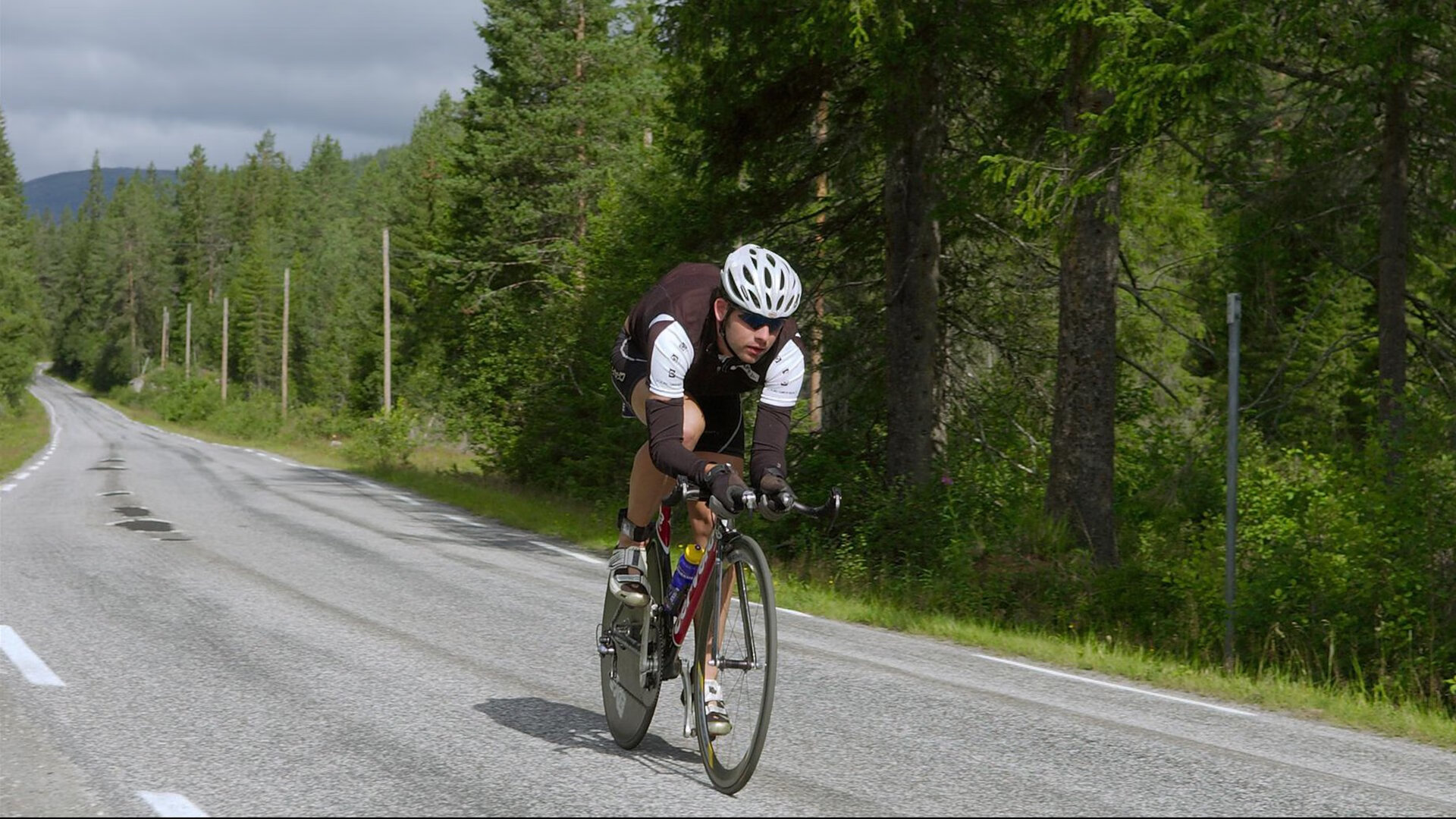 伊拉克对阵土耳其,马丁内利惊艳四座,一颗新星的亚洲杯崛起