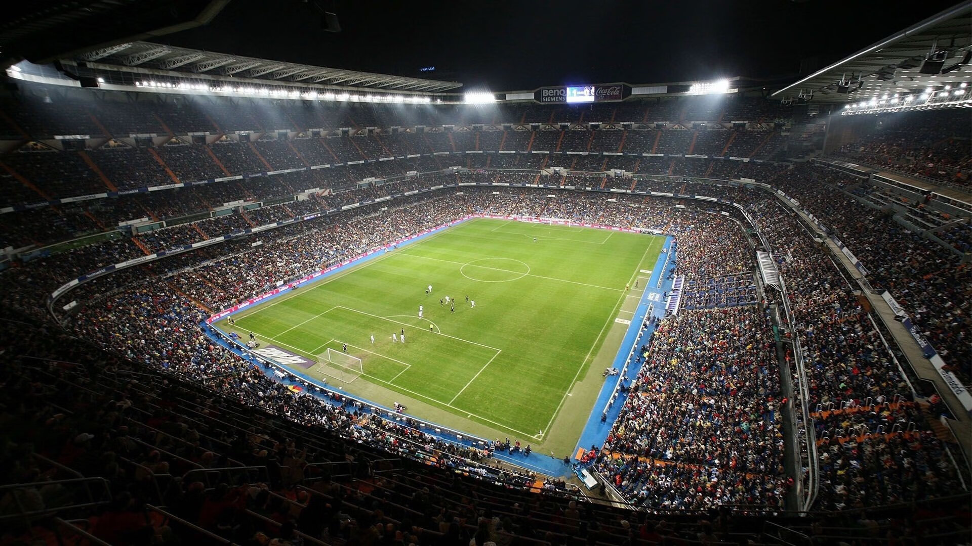 蒙特卡洛的荣耀，西西帕斯率队力克戴维斯杯劲旅，见证新生代网球的崛起